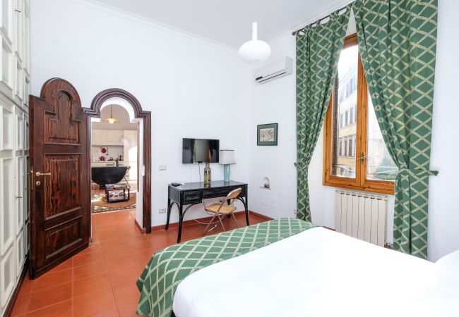 Appartamento a Roma - Trastevere Charming Retreat on Cobblestone Street