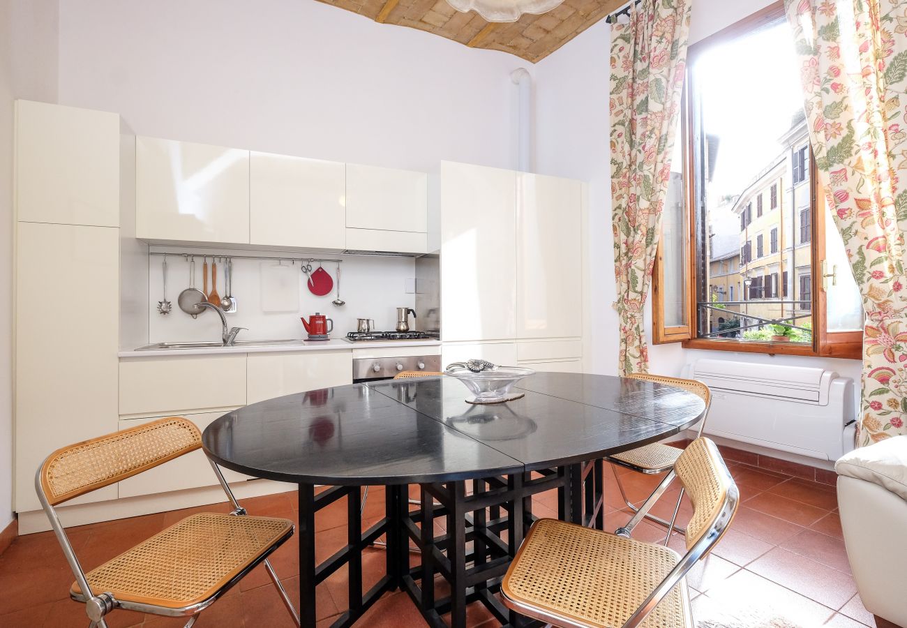 Appartamento a Roma - Trastevere Charming Retreat on Cobblestone Street