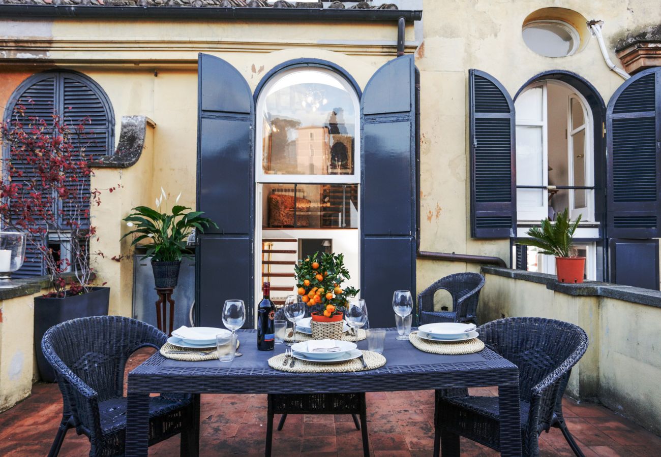 Appartamento a Roma - Your Prestigious Penthouse at the Spanish Steps