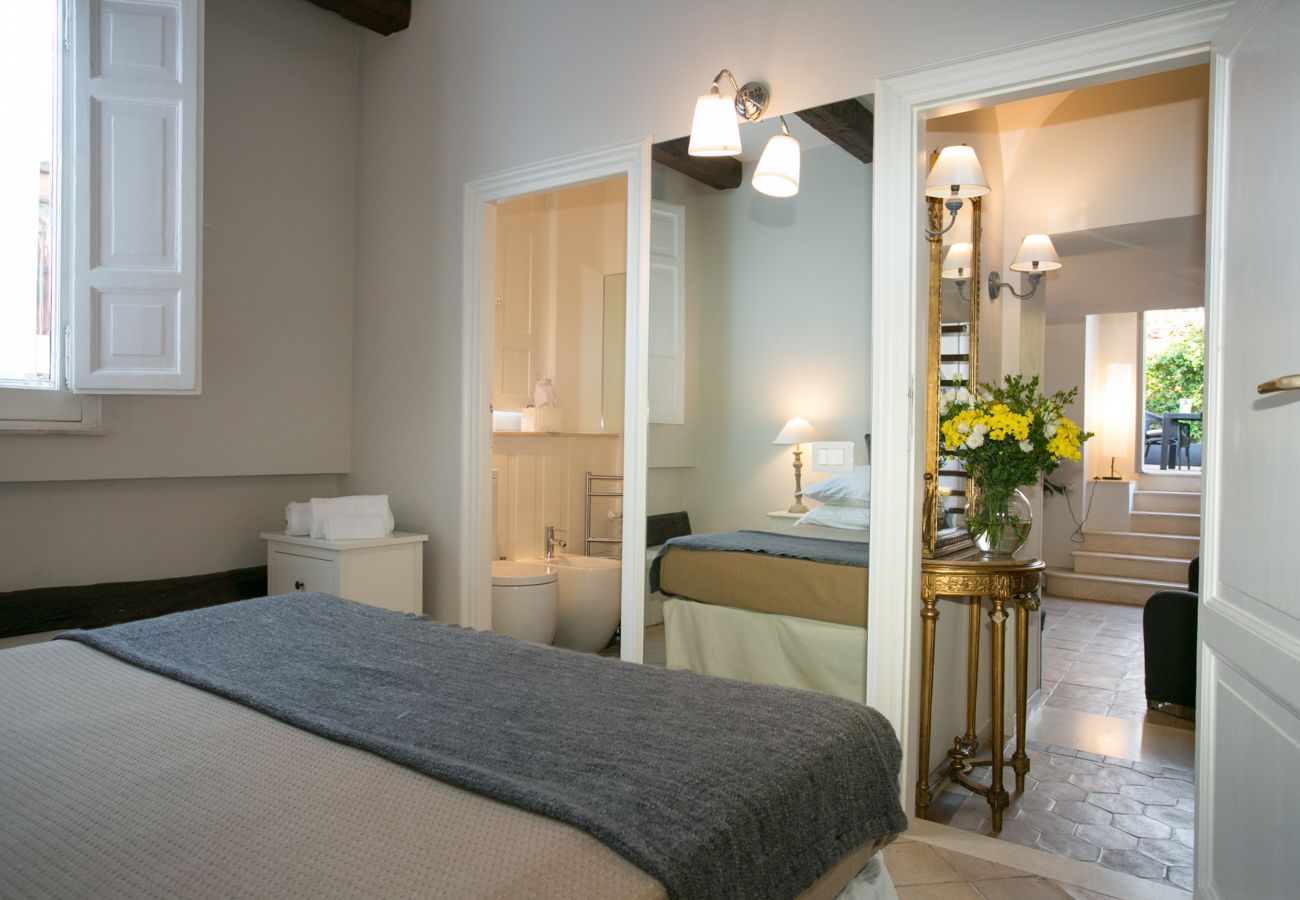 Appartamento a Roma - Your Prestigious Penthouse at the Spanish Steps