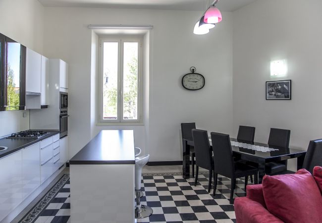 Appartamento a Roma - 4BR Home in a Vibrant Neighborhood