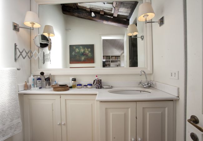 Appartamento a Roma - Splendid Penthouse in Campo de Fiori Appartamento a Roma - Splendid Penthouse in Campo de Fiori
