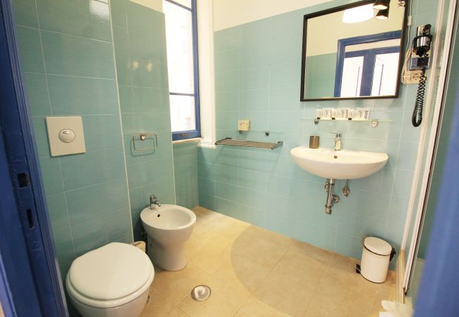 Appartamento a Roma - Walk to the Colosseum from your Family Apt Appartamento a Roma - Walk to the Colosseum from your Family Apt