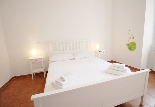 Appartamento a Roma - Walk to the Colosseum from your Family Apt Appartamento a Roma - Walk to the Colosseum from your Family Apt