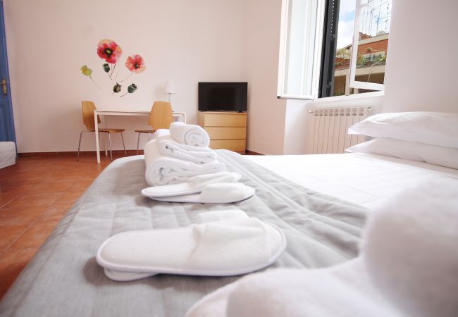 Appartamento a Roma - Walk to the Colosseum from your Family Apt Appartamento a Roma - Walk to the Colosseum from your Family Apt