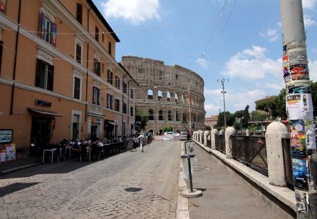 Appartamento a Roma - Walk to the Colosseum from your Family Apt Appartamento a Roma - Walk to the Colosseum from your Family Apt