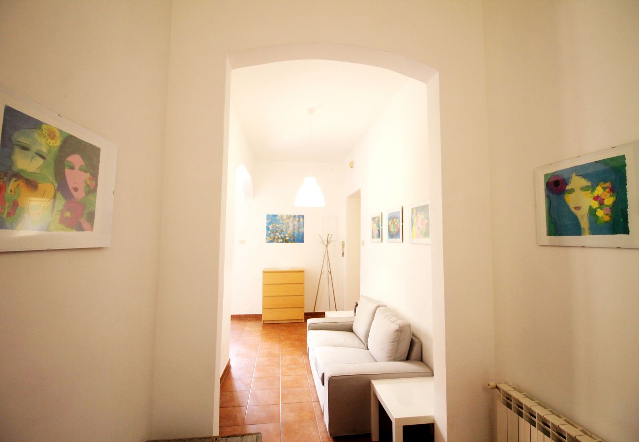 Appartamento a Roma - Walk to the Colosseum from your Family Apt