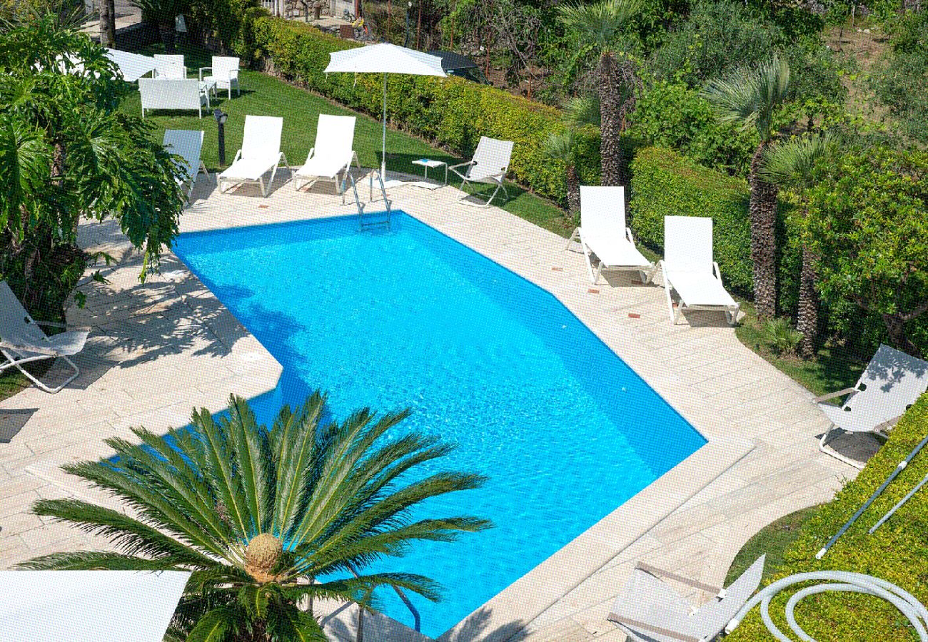 Villa a Vico Equense - Stunning Villa Vesuvian view