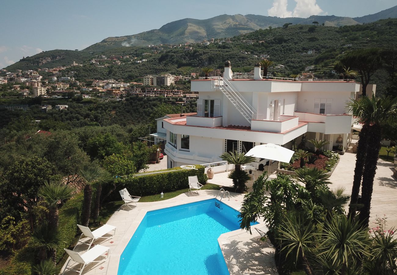 Villa a Vico Equense - Stunning Villa Vesuvian view