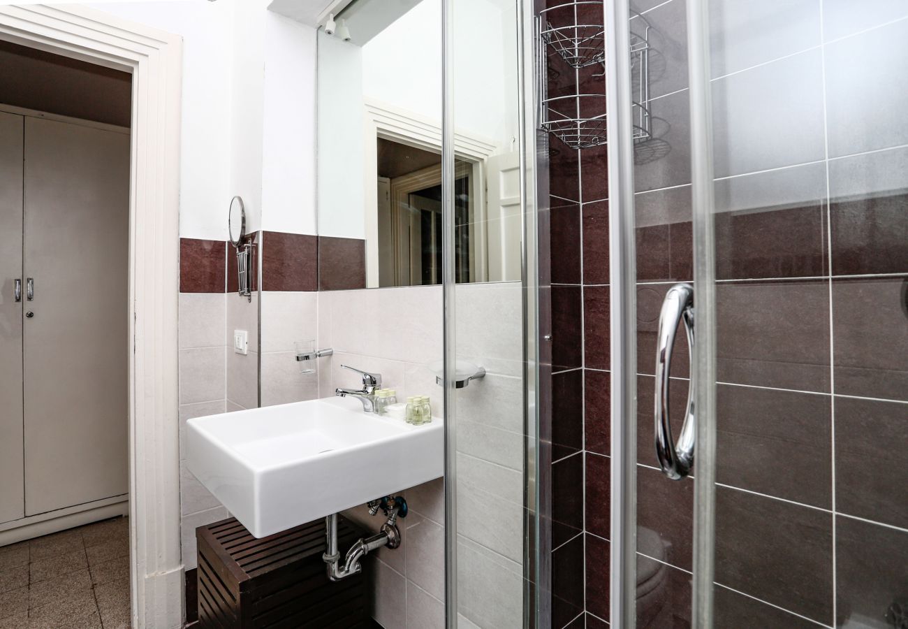 Appartamento a Roma - American Uni 2Br Lovely Apt