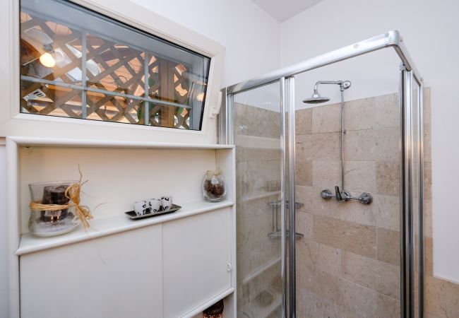 Studio a Roma - Amazing Penthouse with Terrace by Caracalla Studio a Roma - Amazing Penthouse with Terrace by Caracalla