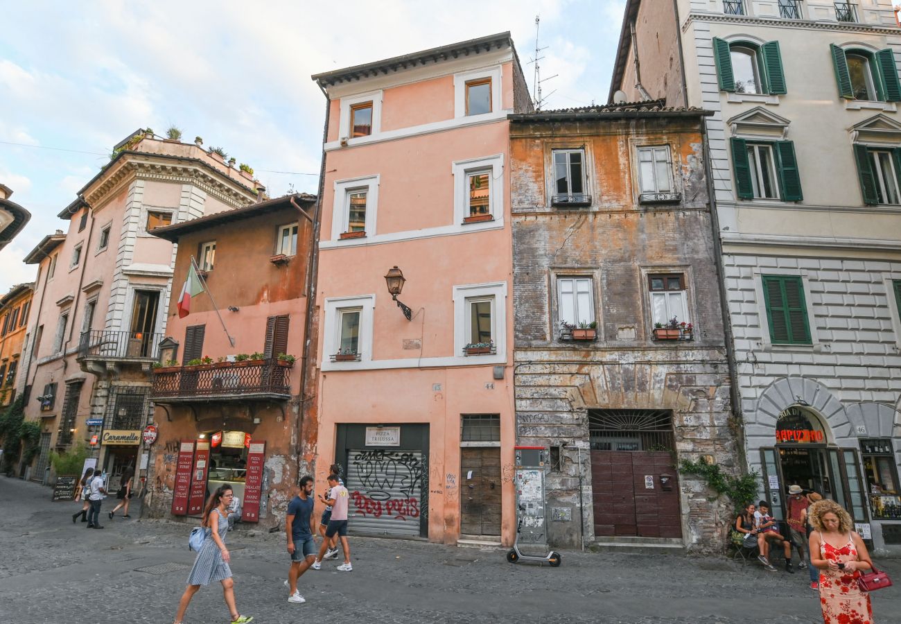 Studio a Roma - Gorgeous Trastevere Loft On The River