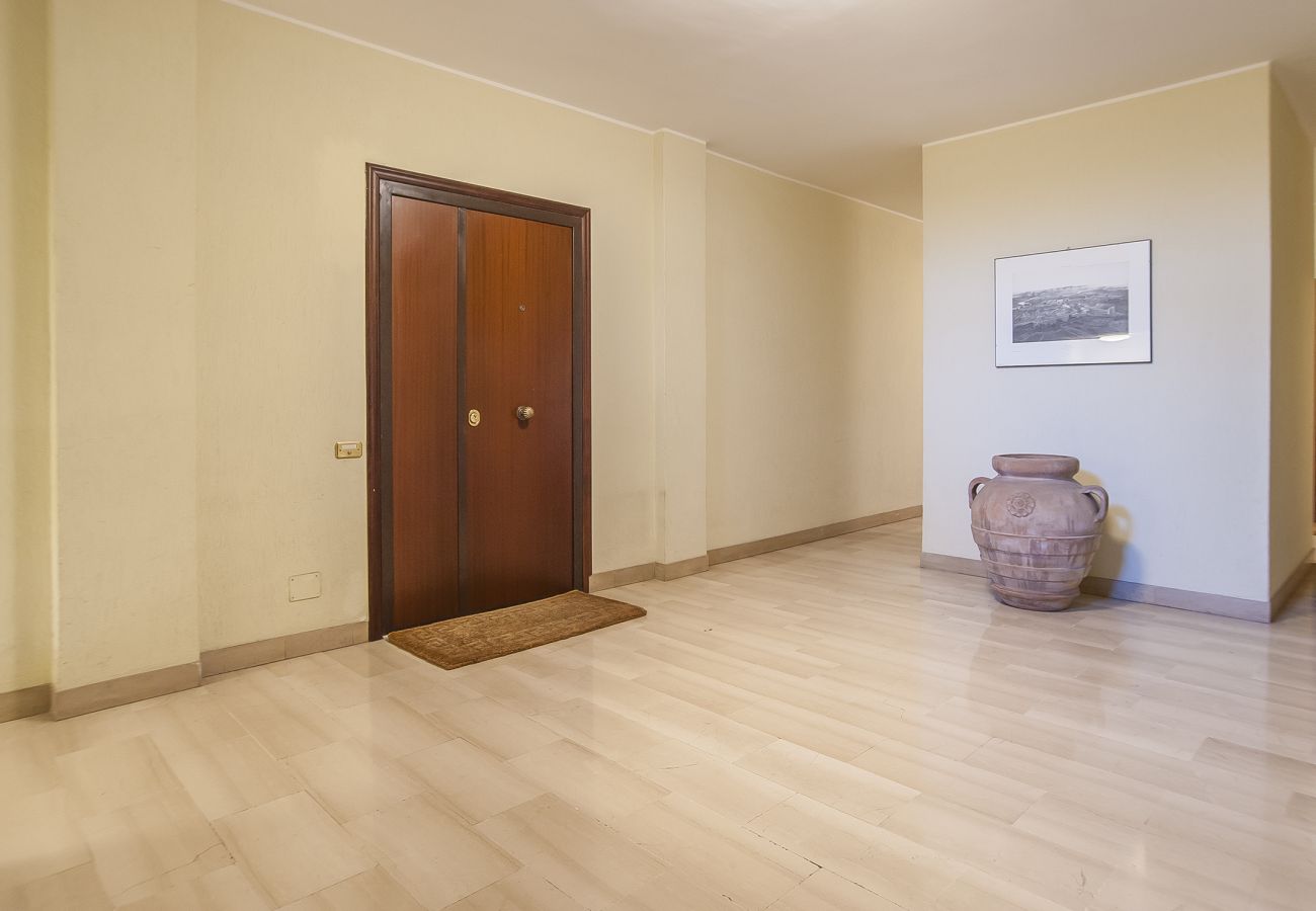 Appartamento a Roma - EUR Luminous and Large Family Terrace Apartment