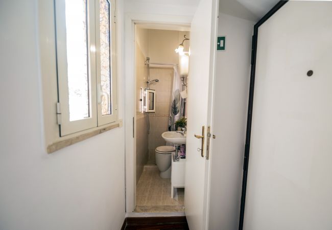Appartamento a Roma - Family 2 BR Colosseum Charming + Small Balcony Appartamento a Roma - Family 2 BR Colosseum Charming + Small Balcony