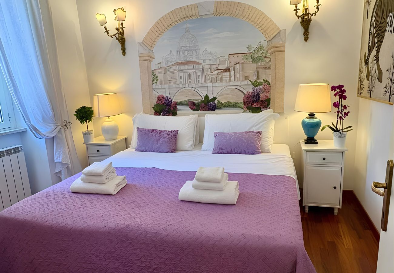 Appartamento a Roma - Family 2 BR Colosseum Charming + Small Balcony