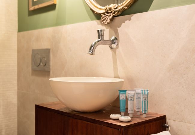 Appartamento a Roma - Chic and Style in Historical Via Giulia Appartamento a Roma - Chic and Style in Historical Via Giulia