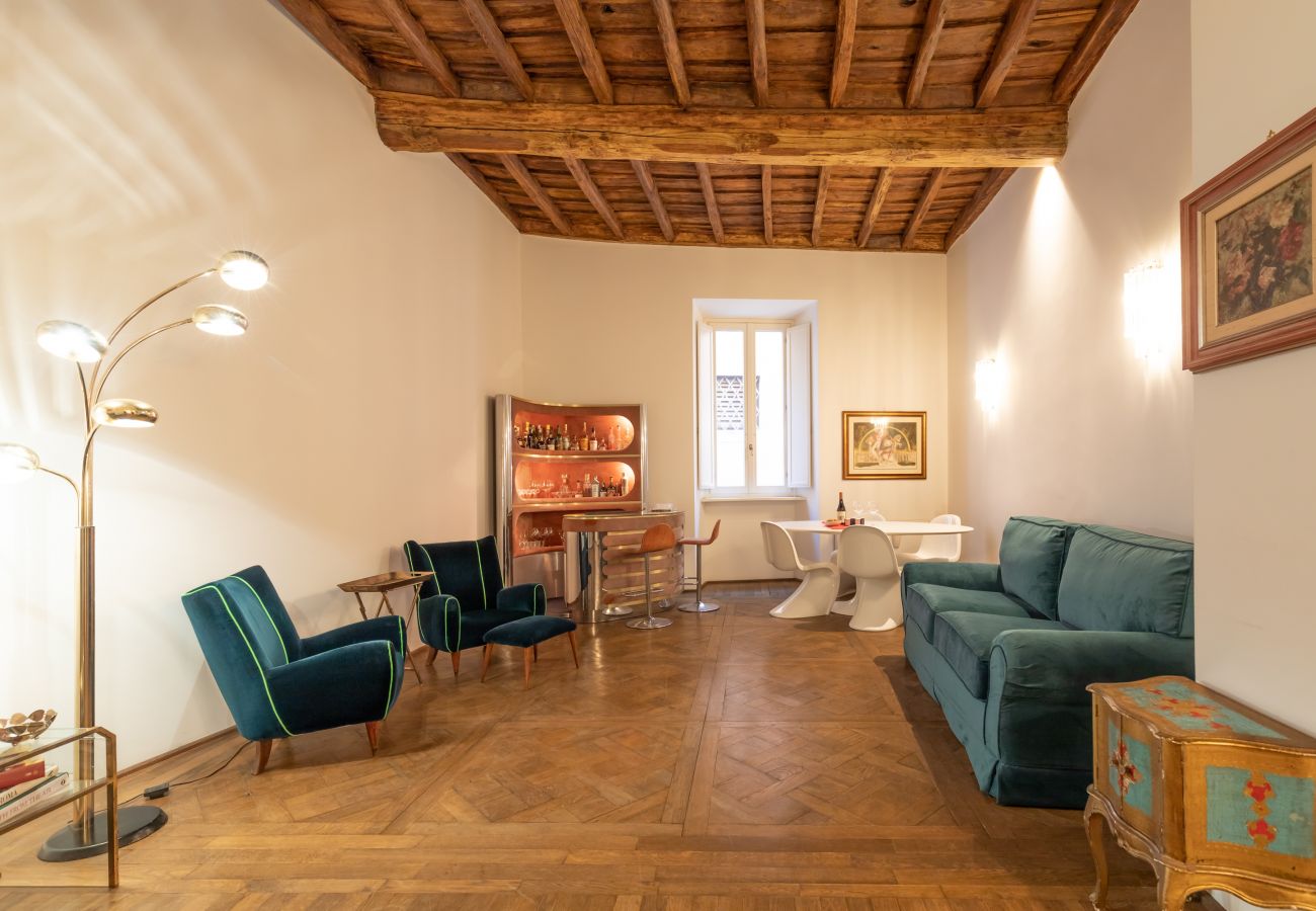 Appartamento a Roma - Chic and Style in Historical Via Giulia