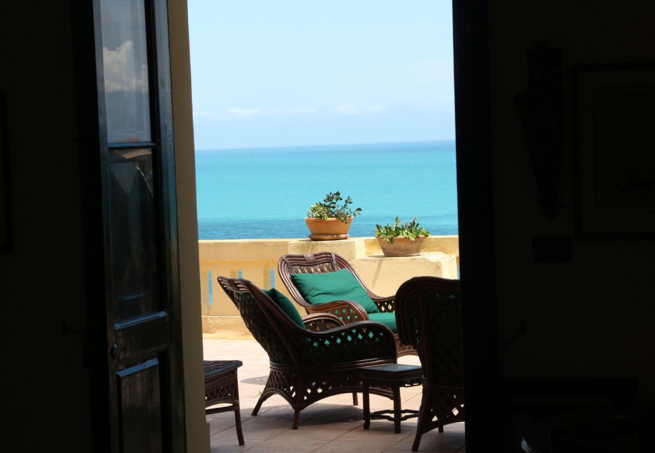 Villa a Tricase porto - Beautiful Terraced Villa by the Sea in Puglia