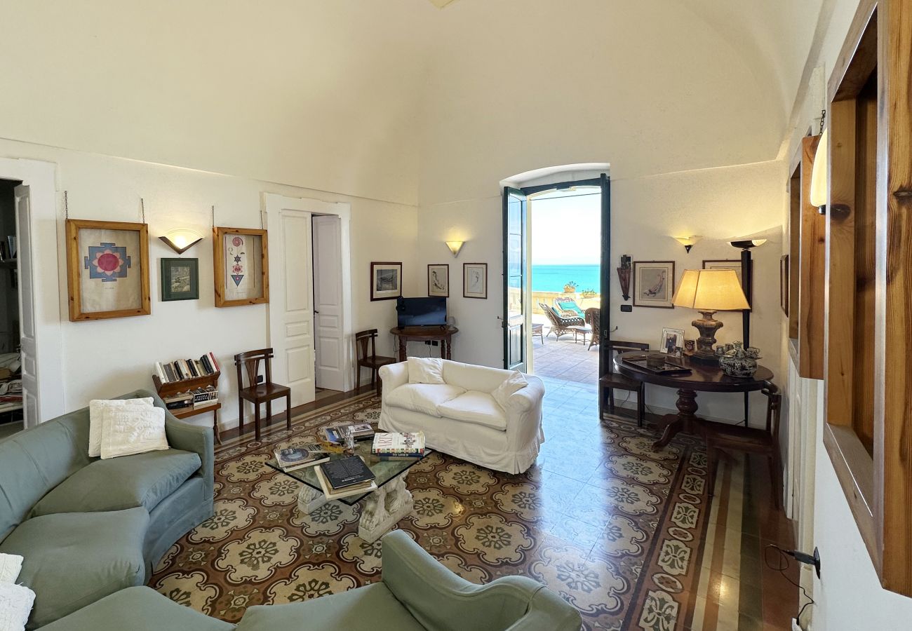 Villa a Tricase porto - Beautiful Terraced Villa by the Sea in Puglia