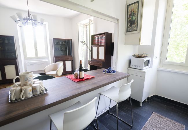 Appartamento a Roma - Testaccio Luminous and Large Apartment Appartamento a Roma - Testaccio Luminous and Large Apartment
