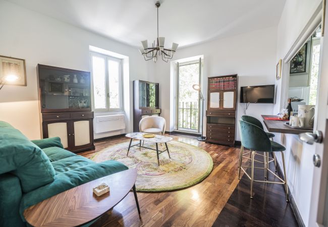 Appartamento a Roma - Testaccio Luminous and Large Apartment