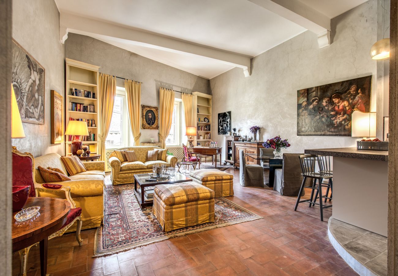Appartamento a Roma - Wonderful Apartment with Balcony in Piazza Margana