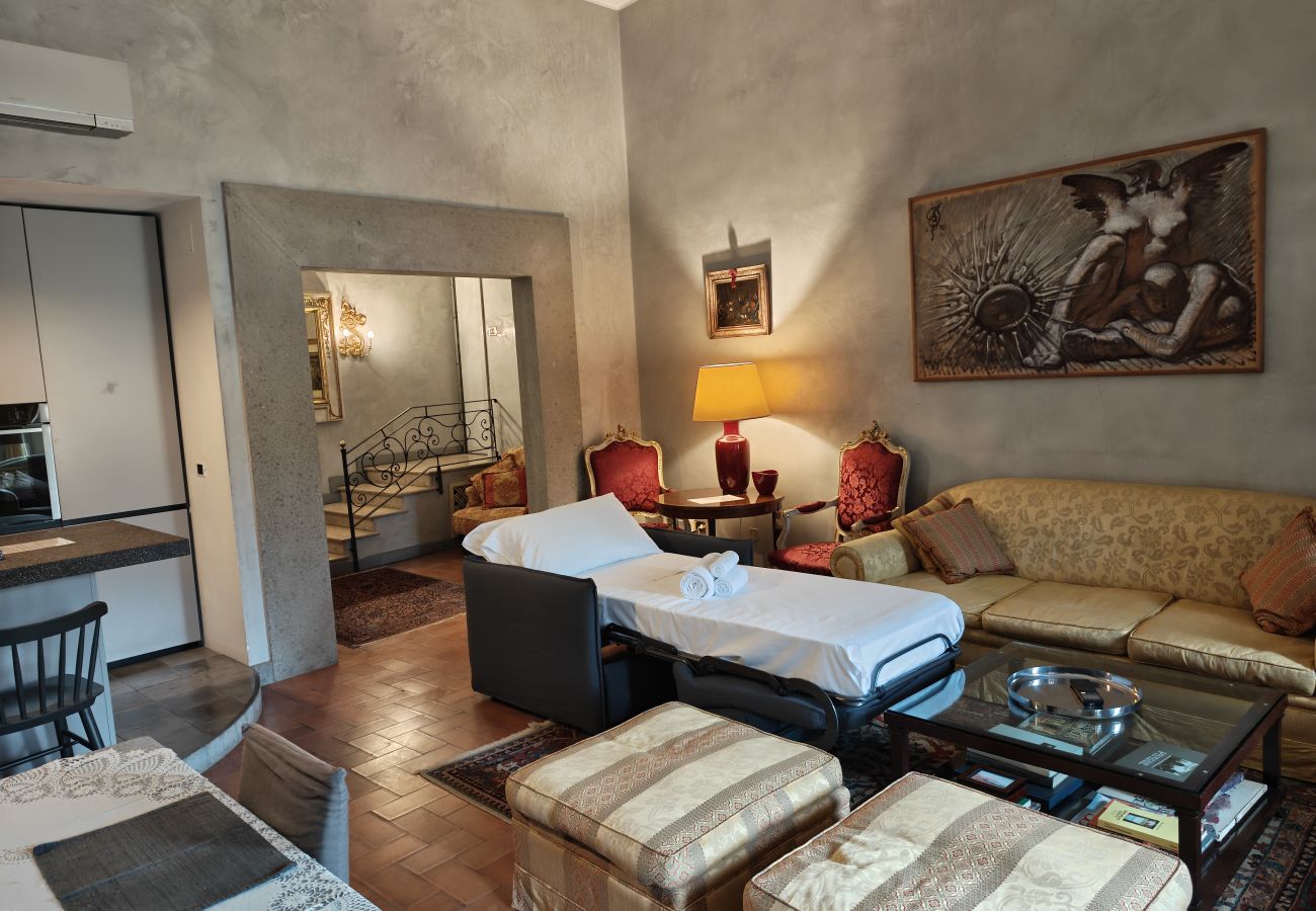 Appartamento a Roma - Stylish 2 Bdr Apt with Balcony by Pantheon & Forum