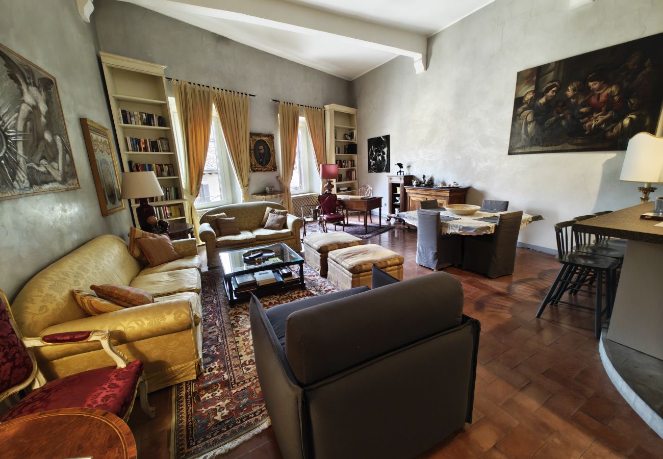 Appartamento a Roma - Stylish 2 Bdr Apt with Balcony by Pantheon & Forum