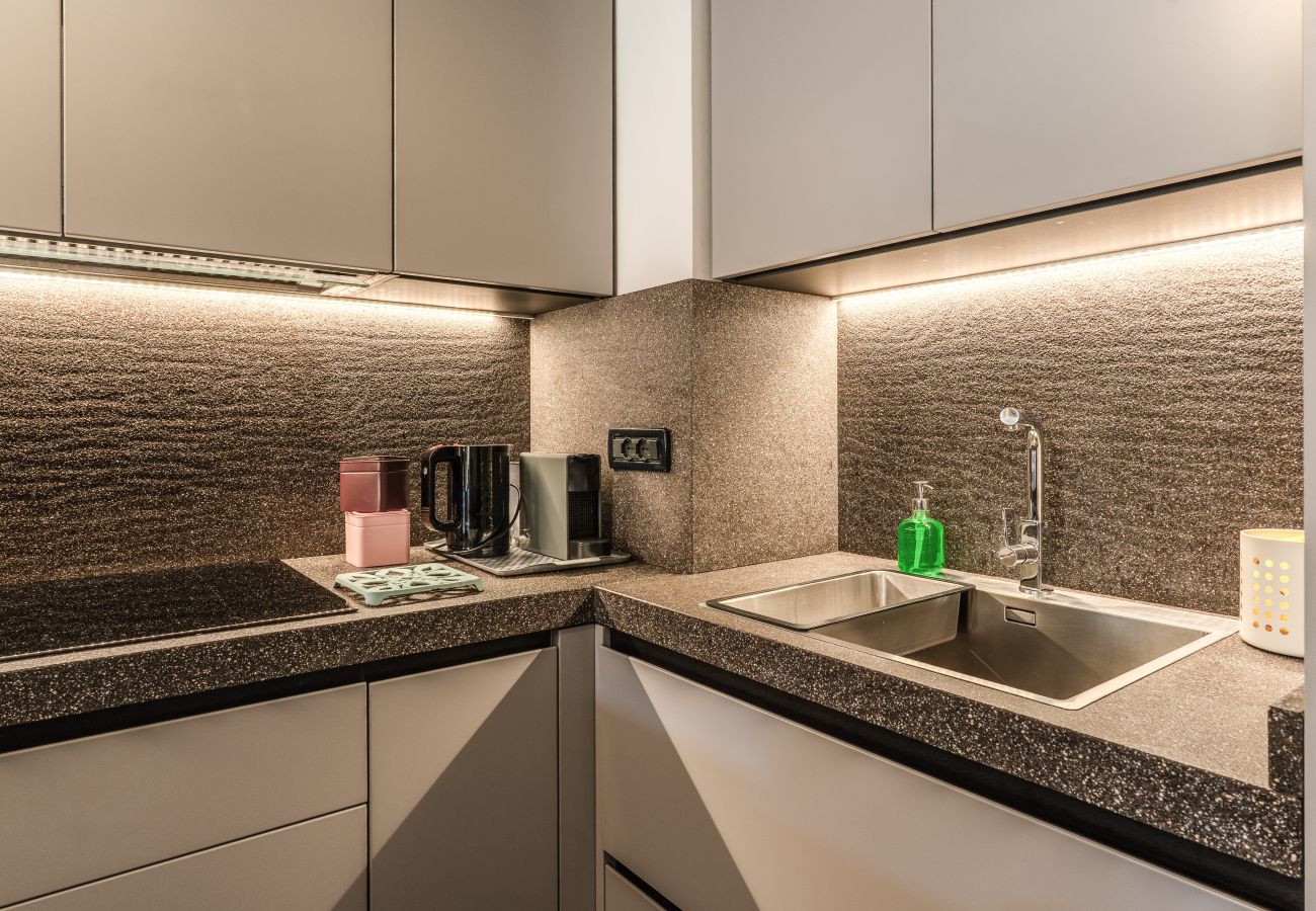 Appartamento a Roma - Stylish 2 Bdr Apt with Balcony by Pantheon & Forum