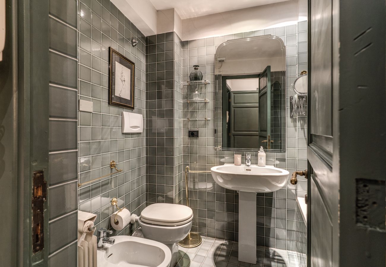 Appartamento a Roma - Stylish 2 Bdr Apt with Balcony by Pantheon & Forum