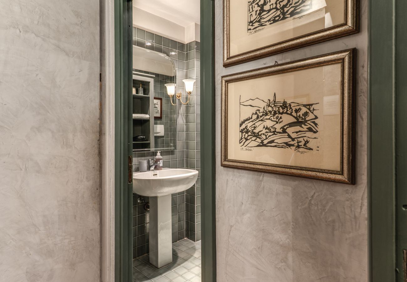 Appartamento a Roma - Stylish 2 Bdr Apt with Balcony by Pantheon & Forum