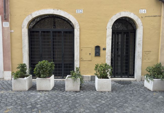 Appartamento a Roma - Via Giulia Charming Atelier apartment Appartamento a Roma - Via Giulia Charming Atelier apartment