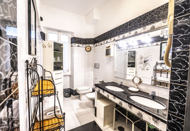 Appartamento a Roma - Trastevere 2 BR Cozy Apartment Appartamento a Roma - Trastevere 2 BR Cozy Apartment