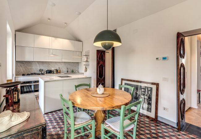 Appartamento a Roma - Trastevere Outstanding  4 BR Terraced Apartment