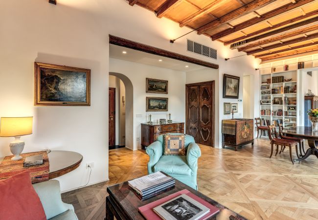 Appartamento a Roma - Trastevere Outstanding  4 BR Terraced Apartment