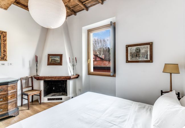 Appartamento a Roma - Trastevere Outstanding  4 BR Terraced Apartment