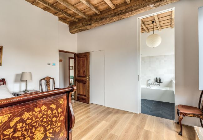 Appartamento a Roma - Trastevere Outstanding  4 BR Terraced Apartment Appartamento a Roma - Trastevere Outstanding  4 BR Terraced Apartment