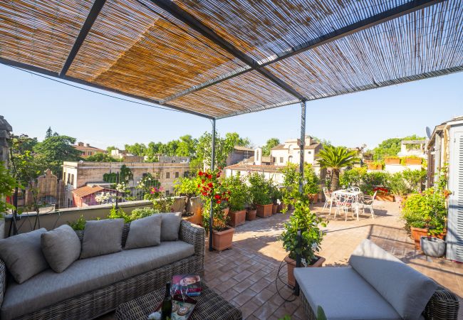  a Roma - Trastevere Outstanding  4 BR Terraced Apartment