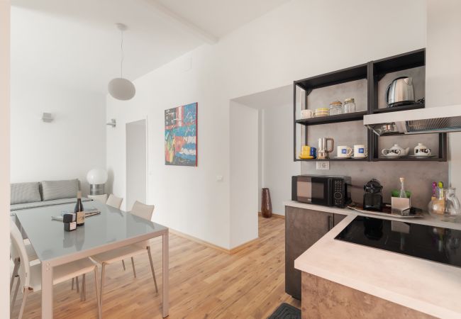 Appartamento a Roma - Vatican Beautiful 2BR Apartment with Terrace Appartamento a Roma - Vatican Beautiful 2BR Apartment with Terrace