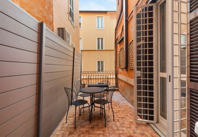 Appartamento a Roma - Vatican Beautiful 2BR Apartment with Terrace Appartamento a Roma - Vatican Beautiful 2BR Apartment with Terrace