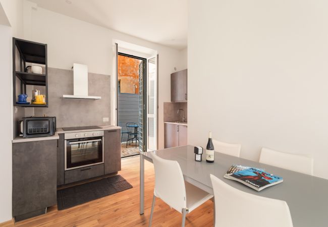 Appartamento a Roma - Vatican Beautiful 2BR Apartment with Terrace Appartamento a Roma - Vatican Beautiful 2BR Apartment with Terrace