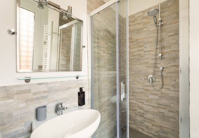 Appartamento a Roma - Vatican Beautiful 2BR Apartment with Terrace Appartamento a Roma - Vatican Beautiful 2BR Apartment with Terrace