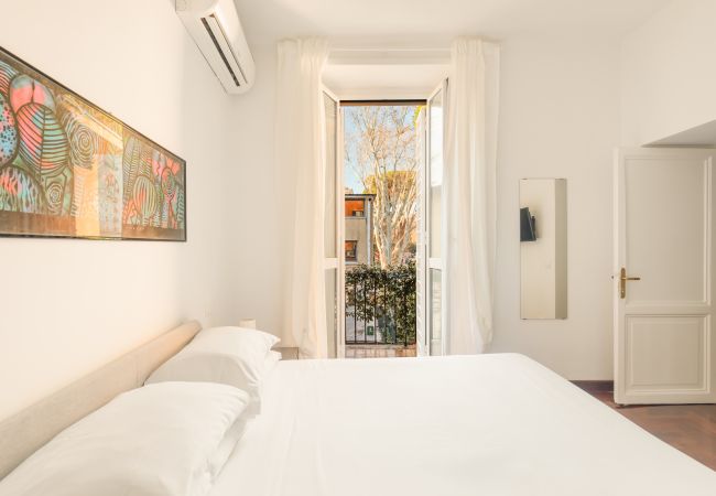 Appartamento a Roma - Vatican Beautiful 2BR Apartment with Terrace Appartamento a Roma - Vatican Beautiful 2BR Apartment with Terrace