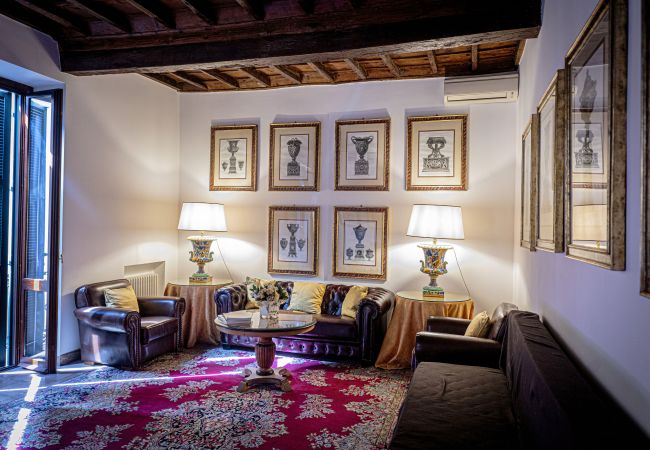 Appartamento a Roma - Via Giulia Charming Apartment with Balcony Appartamento a Roma - Via Giulia Charming Apartment with Balcony
