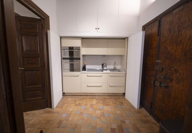 Appartamento a Roma - Via Giulia Charming Apartment with Balcony Appartamento a Roma - Via Giulia Charming Apartment with Balcony