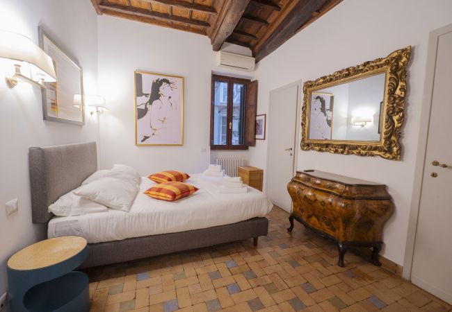 Appartamento a Roma - Via Giulia Charming Apartment with Balcony Appartamento a Roma - Via Giulia Charming Apartment with Balcony