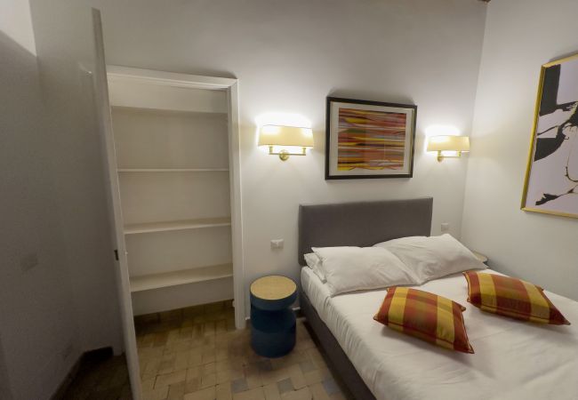 Appartamento a Roma - Via Giulia Charming Apartment with Balcony Appartamento a Roma - Via Giulia Charming Apartment with Balcony