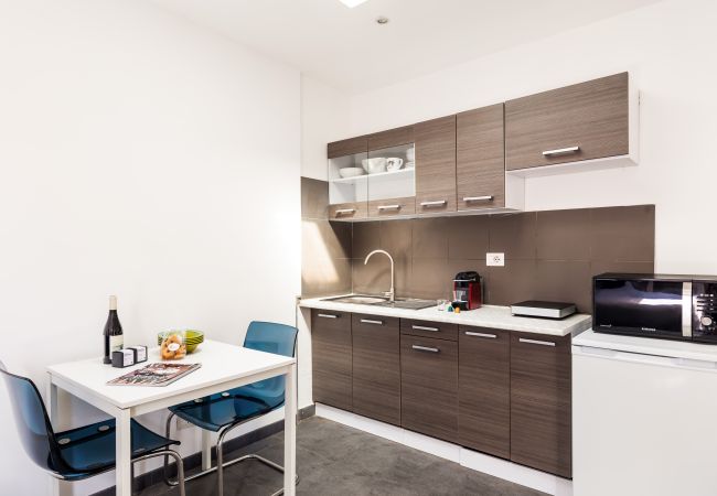 Studio a Roma - Lovely Studio with Balcony by St. Peter Studio a Roma - Lovely Studio with Balcony by St. Peter