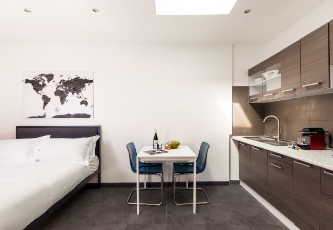 Studio a Roma - Lovely Studio with Balcony by St. Peter Studio a Roma - Lovely Studio with Balcony by St. Peter