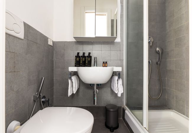 Studio a Roma - Lovely Studio with Balcony by St. Peter Studio a Roma - Lovely Studio with Balcony by St. Peter